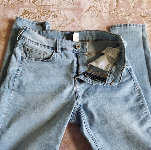 DIVIDED | Jean's - Picture 13 of 15